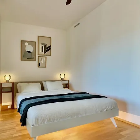 Urban Balance Suite, Andel - Metro Access & City Views