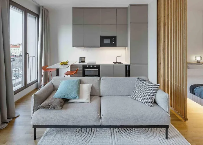 Urban Balance Suite, Andel براغ
